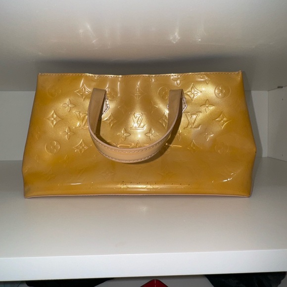 LOUIS VUITTON
Vernis Patent Leather Reade - Picture 6 of 8